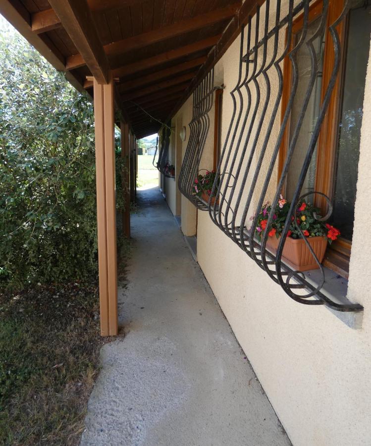 Hotel L'Agape Thermes-Magnoac Bagian luar foto